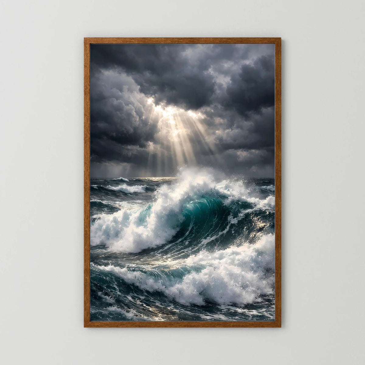 Wandbild im Hochformat mit braunem Holzrahmen: Gewitterwolken über blaugrüner Welle