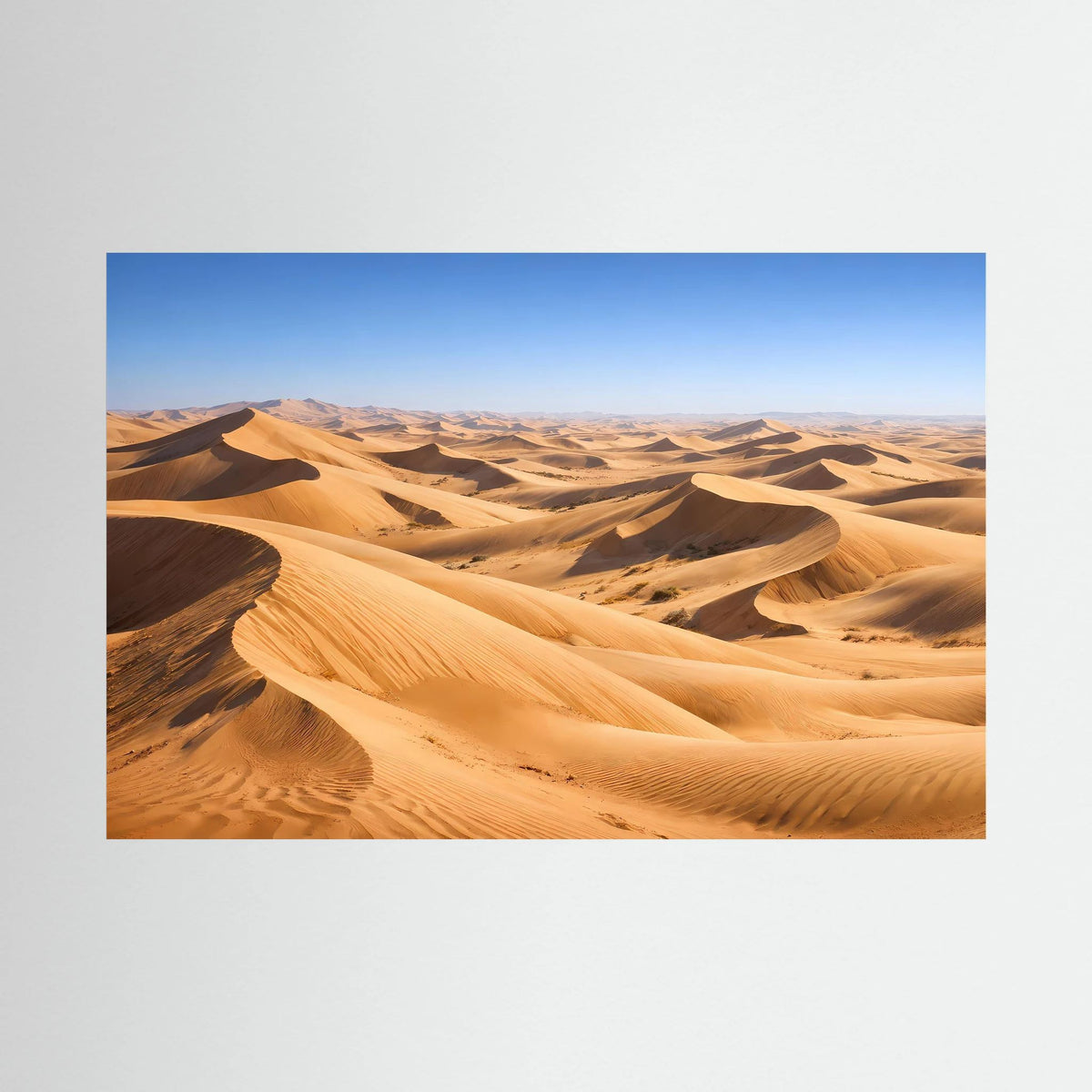 Wüstenlandschafts-Poster mit goldenen Sanddünen im Querformat, ohne sichtbaren Rahmen