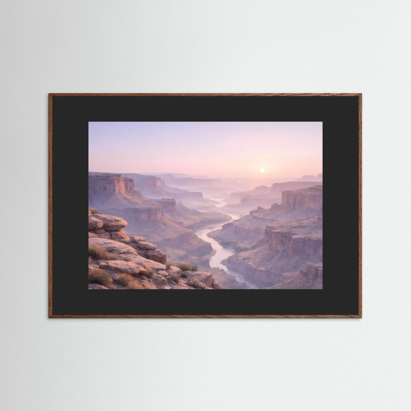 Canyon-Wandbild mit dunkelbraunem Holzrahmen und schwarzem Innenrand