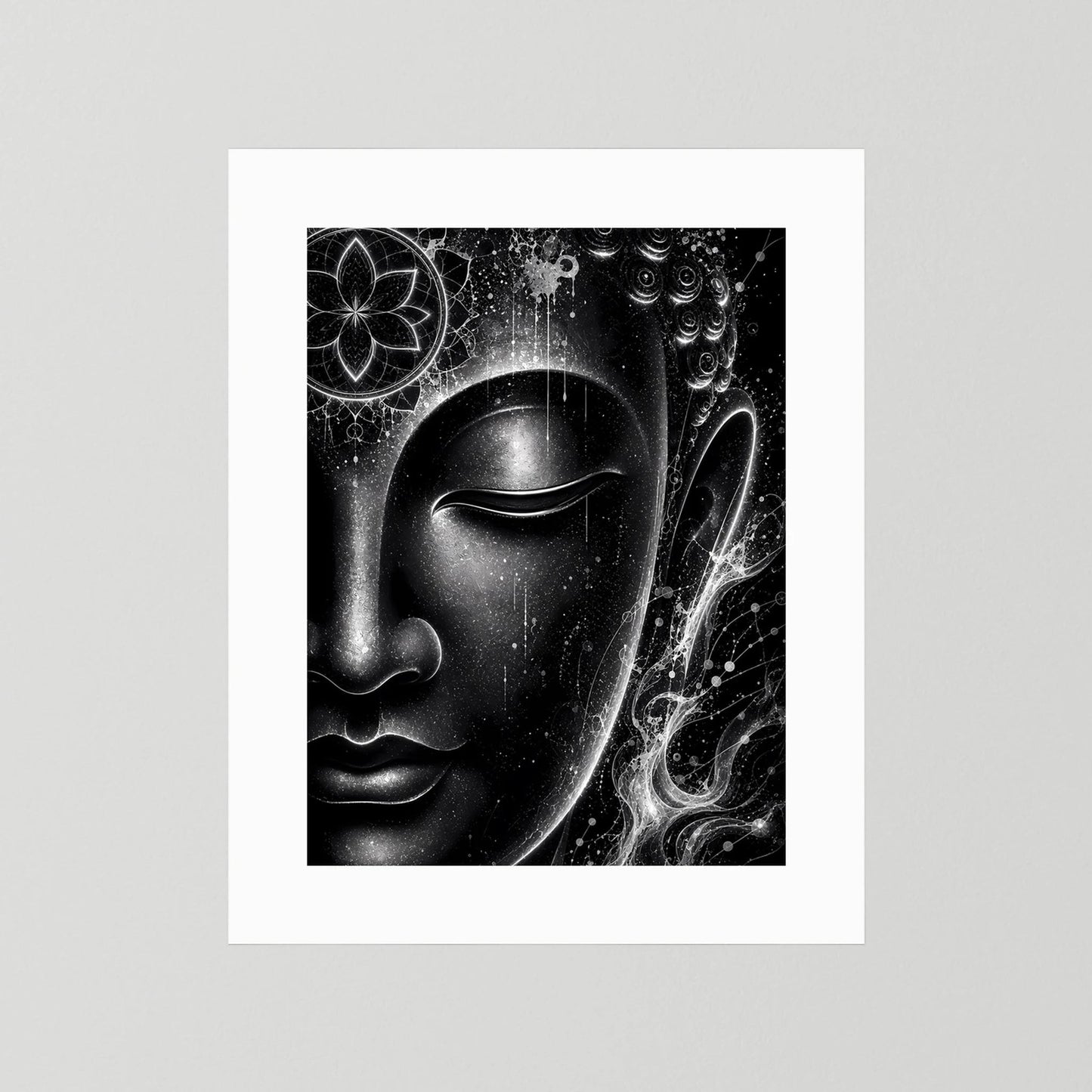 Poster mit Buddha-Gesicht in Schwarzweiß, Mandala oben links, Lichtenergien, weißer Rand, Hochformat