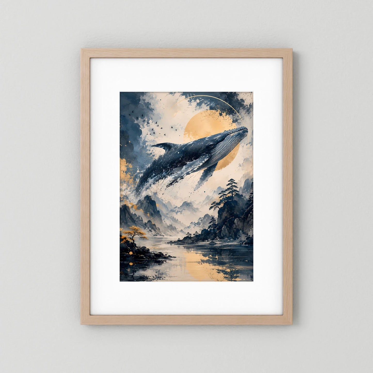 Poster im Hochformat mit Wal-Motiv in Blau und Creme im hellem Holzrahmen mit weißem Rand
