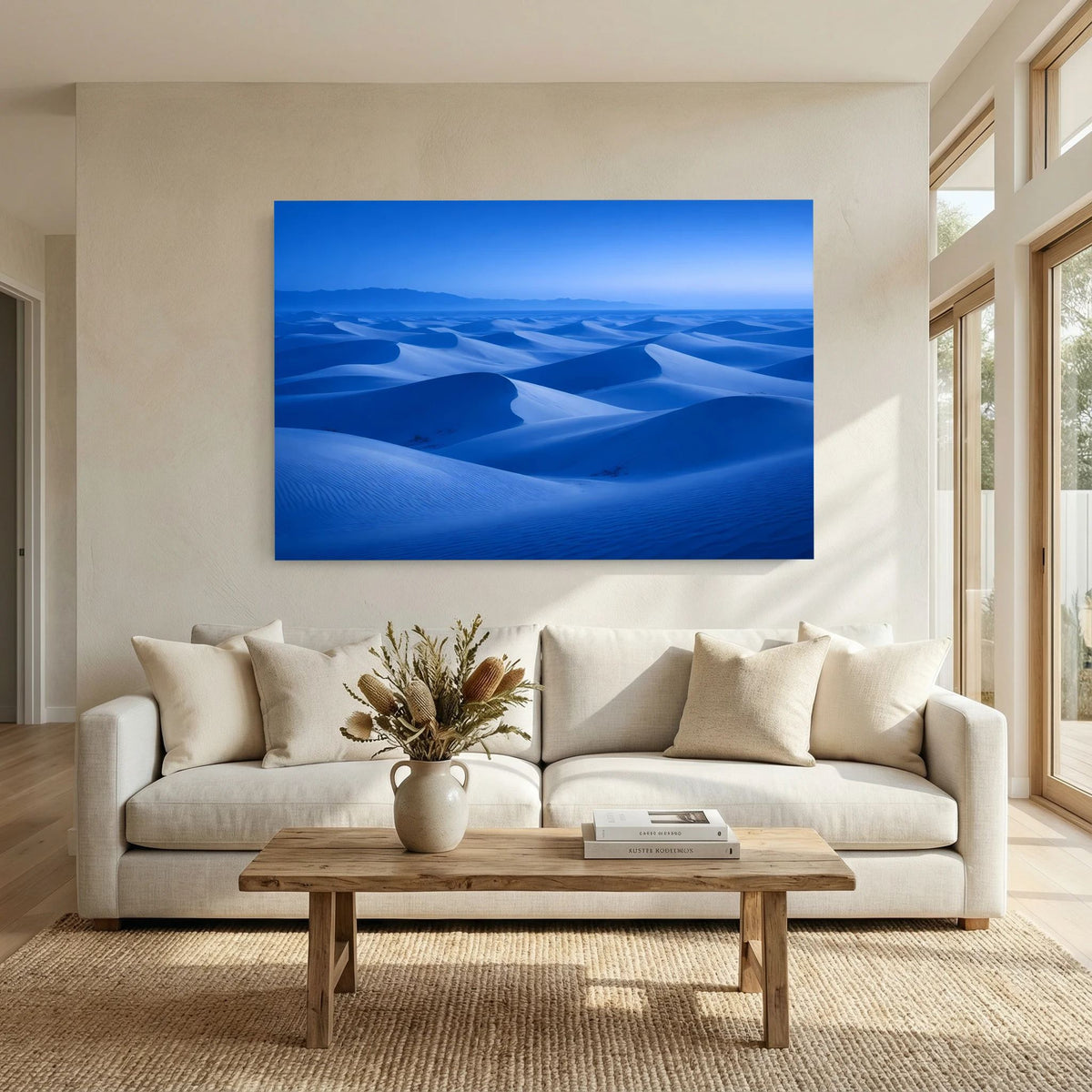 Blaues Poster mit Wüstenlandschaft und klaren Dünenlinien, Querformat