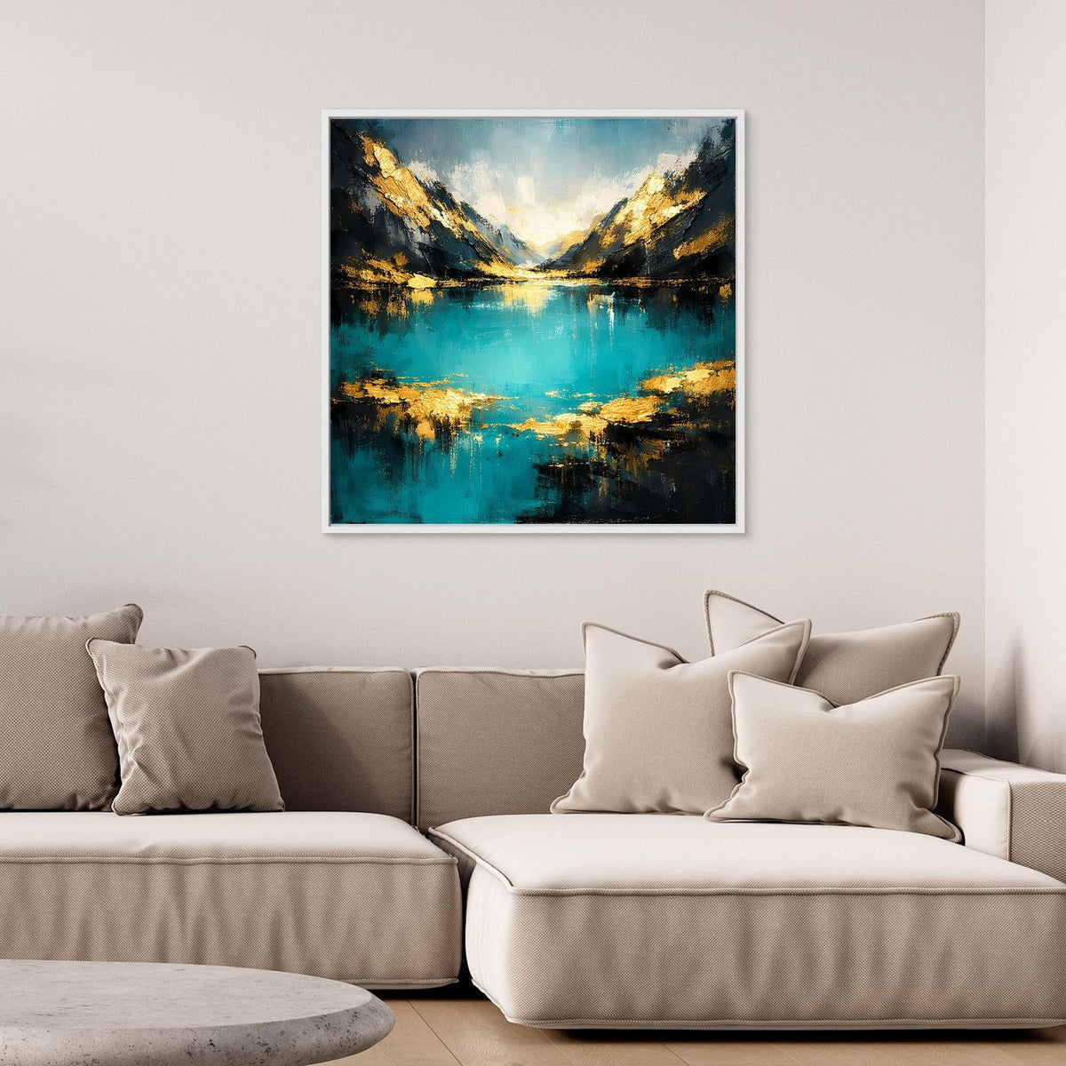 Abstraktes Leinwand-Wandbild: türkisblauer Bergsee mit goldenen Akzenten, weißer Rahmen