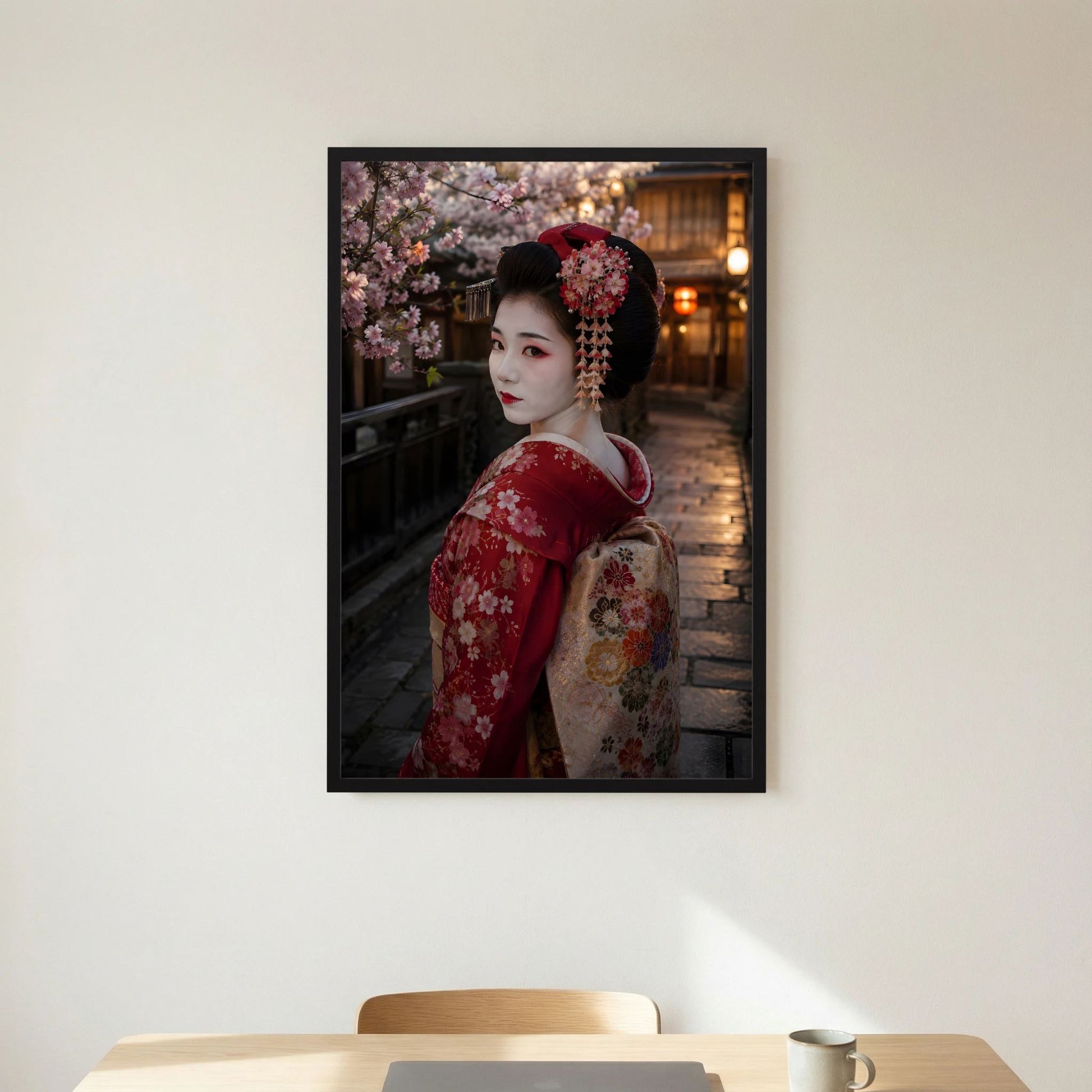 Wandposter mit Geisha im roten Kimono, seitliches Gesicht und Kirschblüten