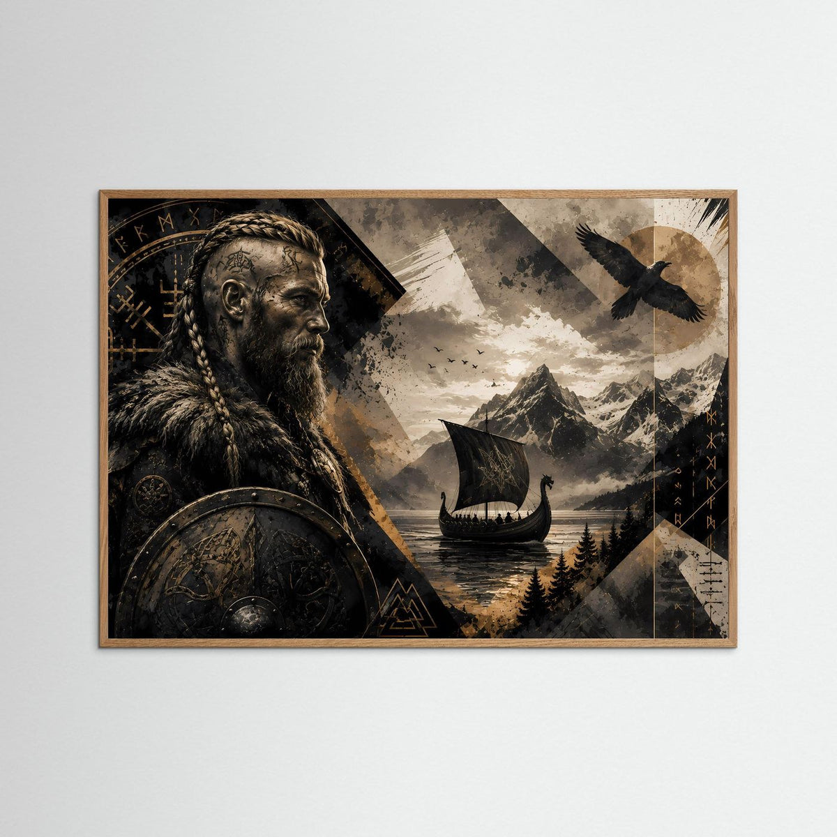 Wandposter im Holzrahmen, Querformat: Wikingerkrieger mit Langschiff und Raben in Schwarz-Gold.