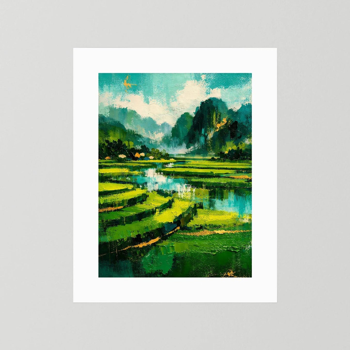 Poster mit grüner Berglandschaft und Wasser auf weißem Träger, Hochformat