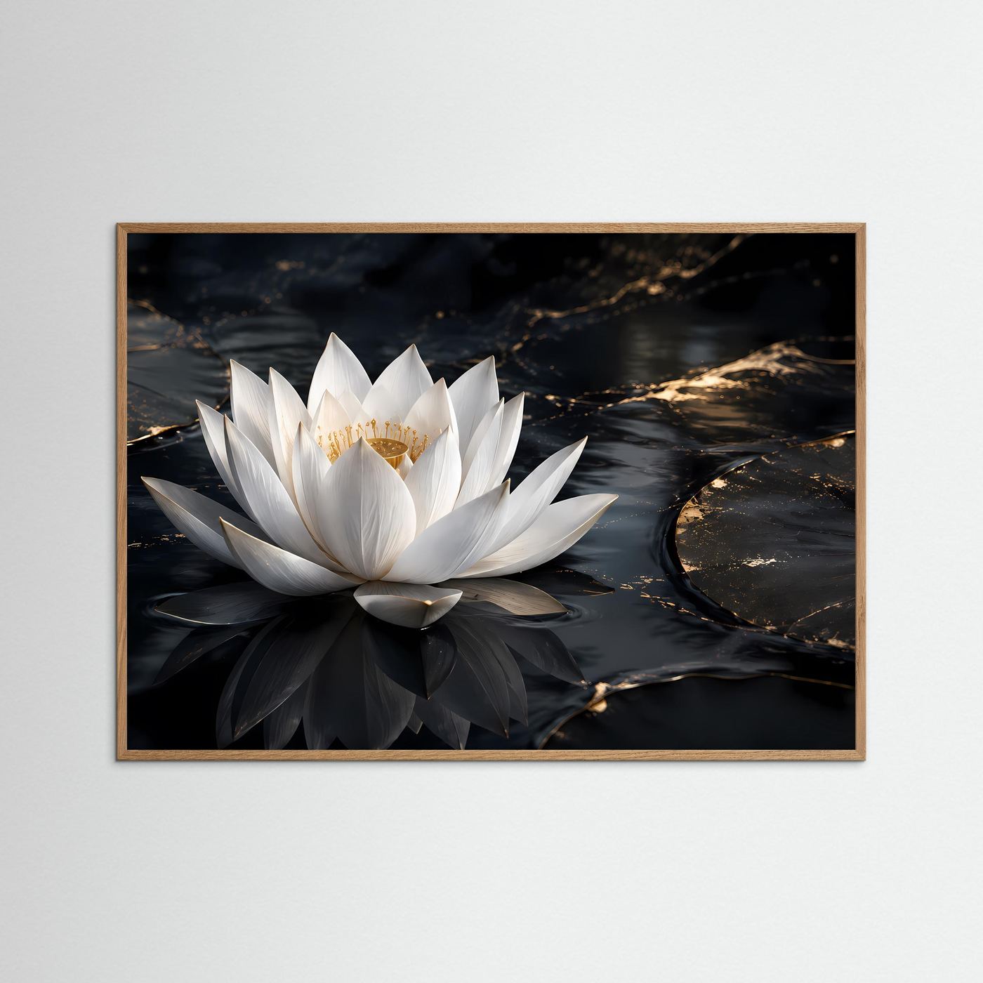 Lotus-Wandbild mit weißer Blüte auf dunklem Wasser und goldenen Linien, brauner Holzrahmen