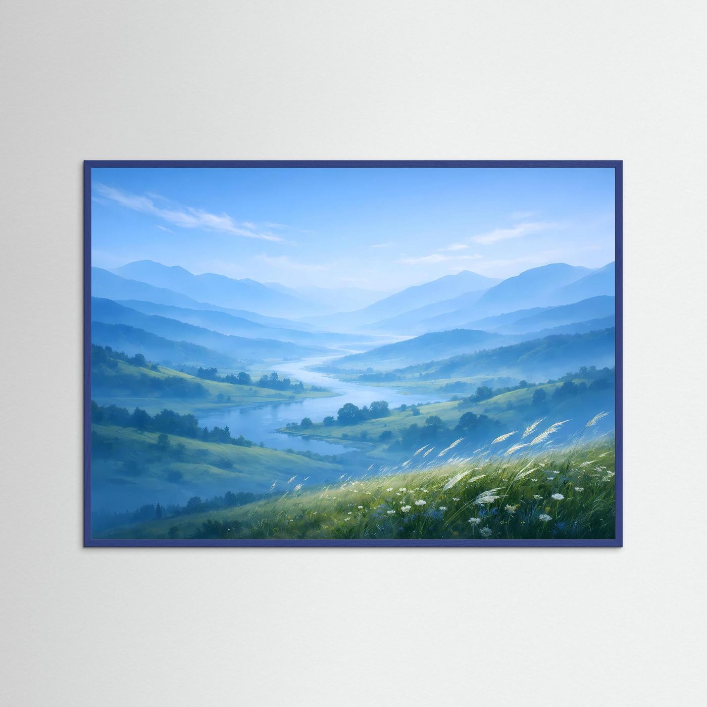 Wandbild mit Landschaftsmotiv im blauen Rahmen, grünes Tal, Fluss und Nebel