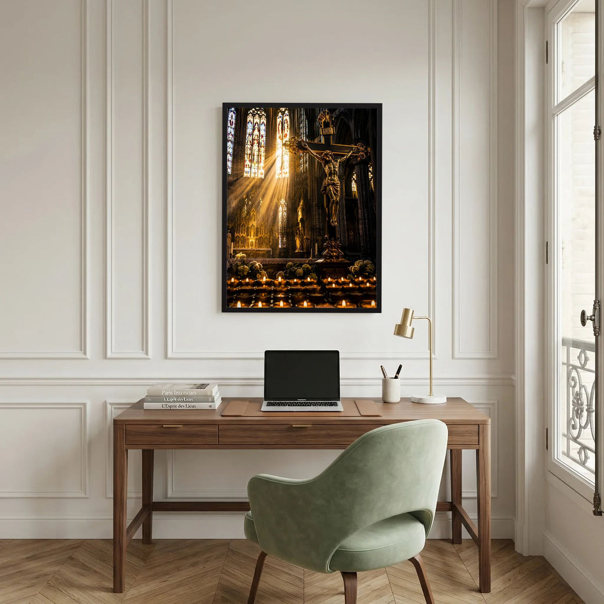 Poster Hochformat mit Kreuz, Lichtstrahlen durch Kirchenfenster, schwarzer Rahmen