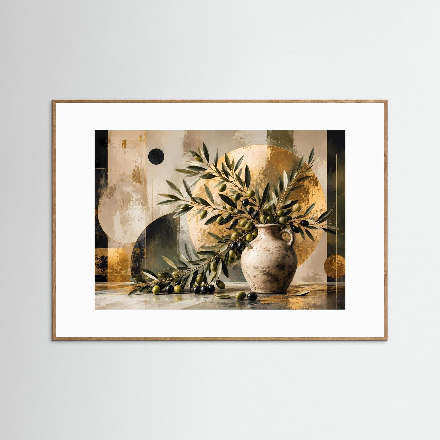 Olivenzweige in antiker Vase | Mediterranes Stillleben mit grünen & schwarzen Oliven in Gold, Creme und Dunkelgrün | Moderne abstrakte Wandkunst