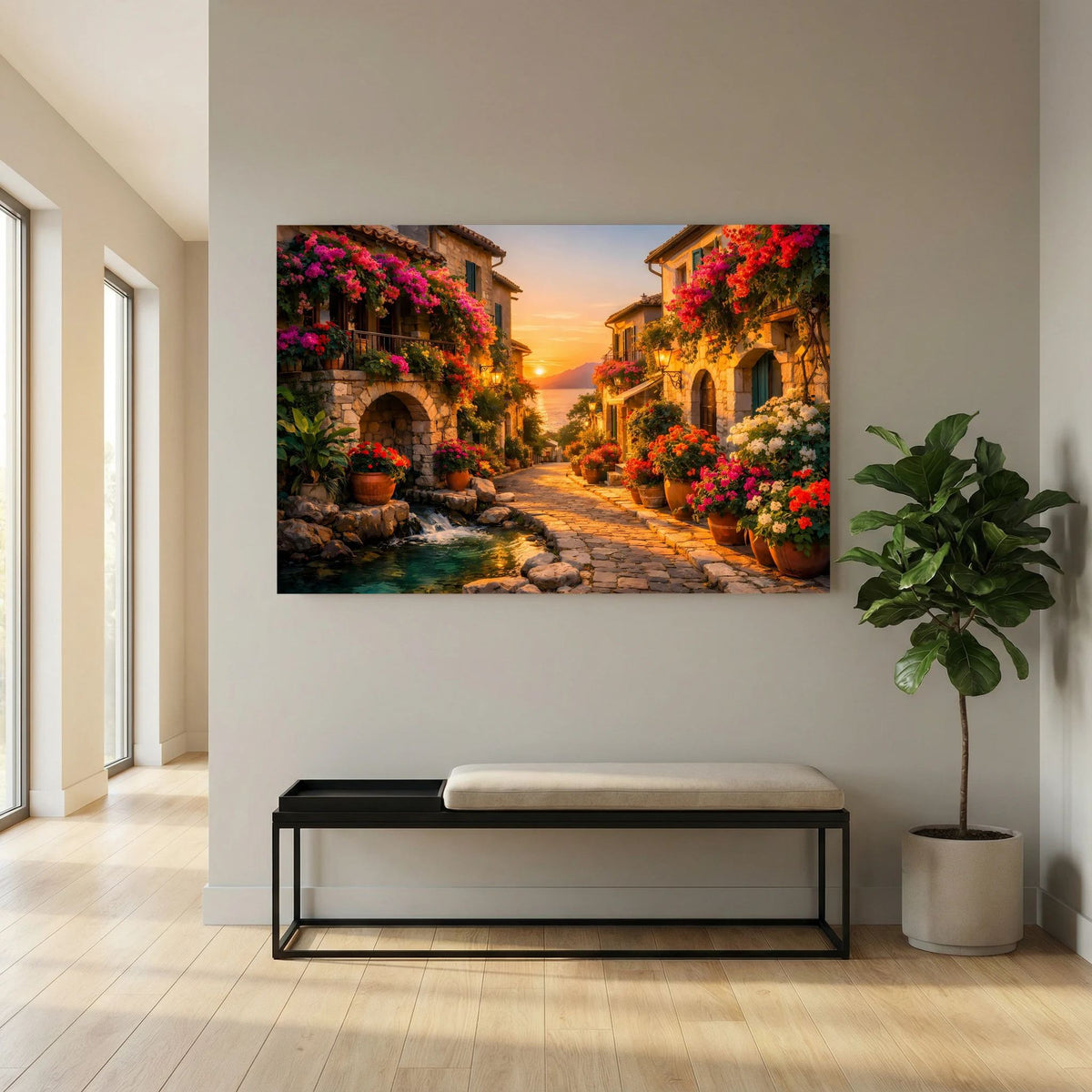 Wandposter einer mediterranen Gasse mit bunten Blumen, Abendsonne und Wegperspektive
