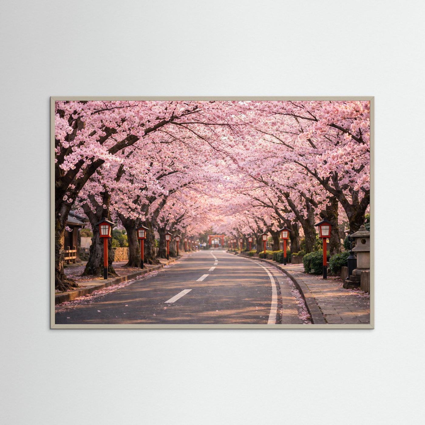Kirschblütenallee-Panorama-Poster mit grauem Rahmen, rosa Blüten über der japanischen Allee.