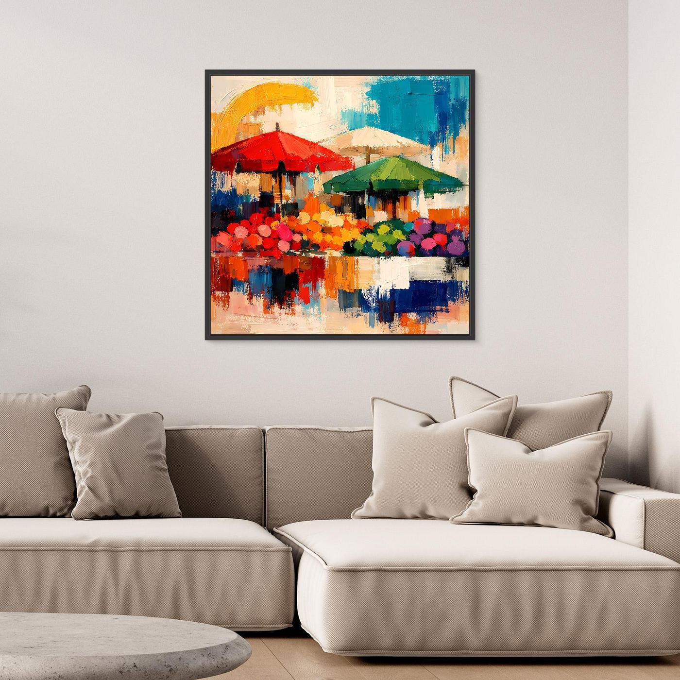 Leinwand-Wandbild mit abstrakter Marktszene, Sonnenschirme in Rot und Grün, schwarzer Rahmen