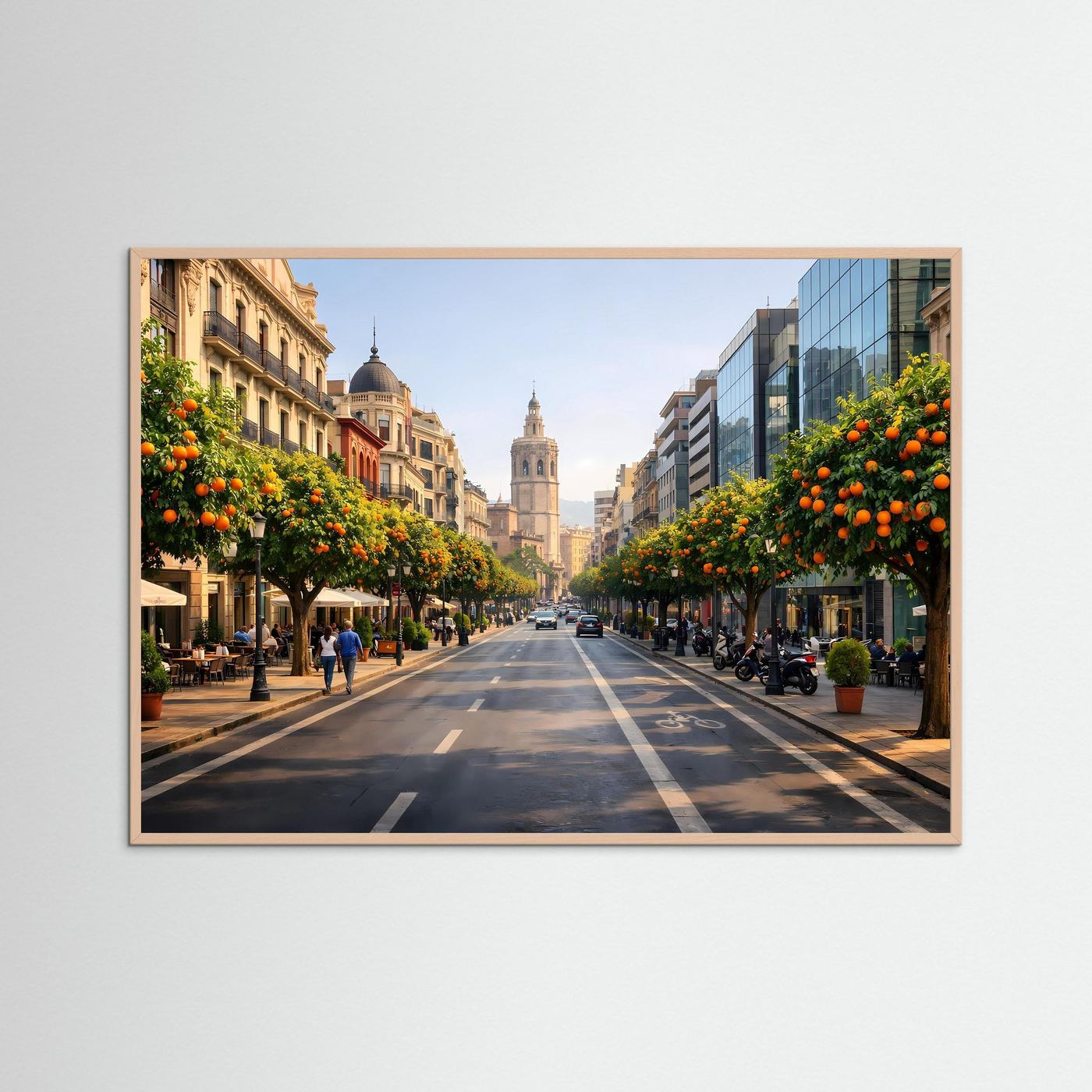 Wandbild-Poster: Stadtstraße mit Orangenbäumen und historischen Gebäuden, hellbrauner Holzrahmen