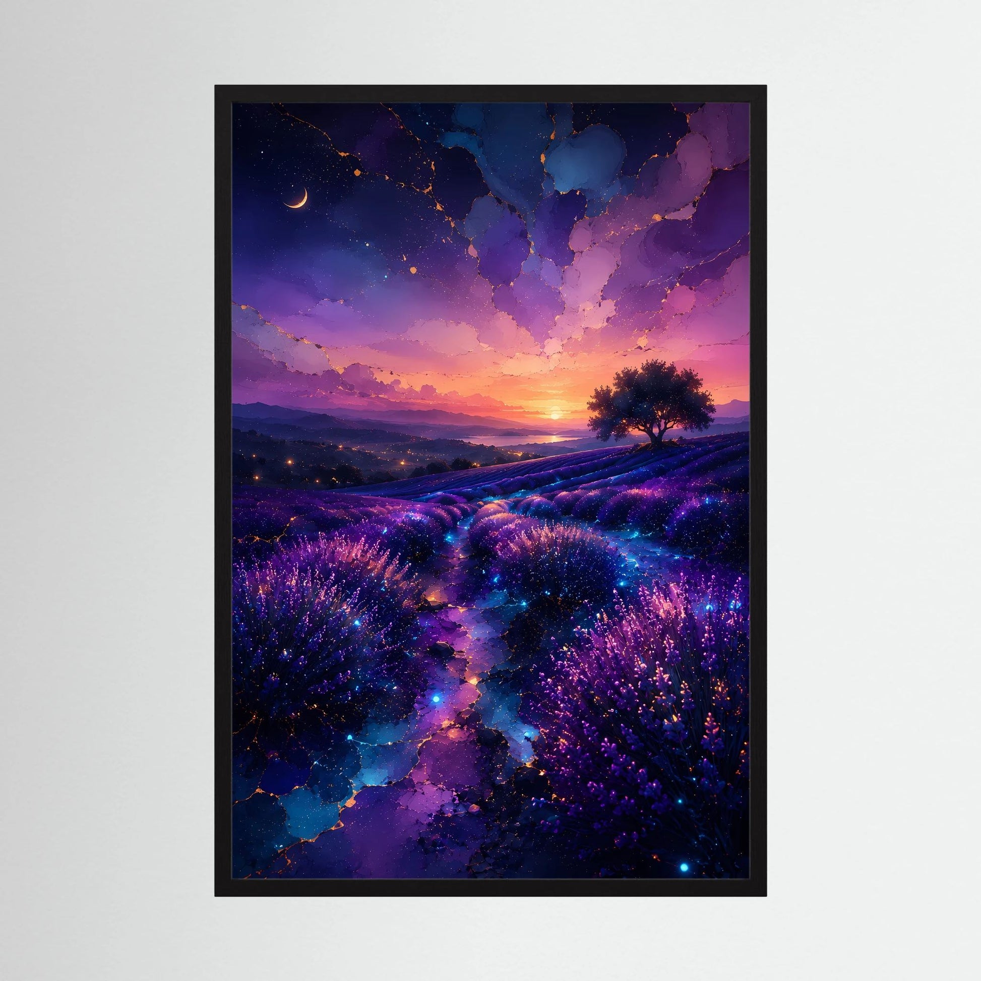 Hochformat-Poster mit leuchtendem Lavendelfeld im Violett-Blau bei Sonnenuntergang, schwarzer Rahmen