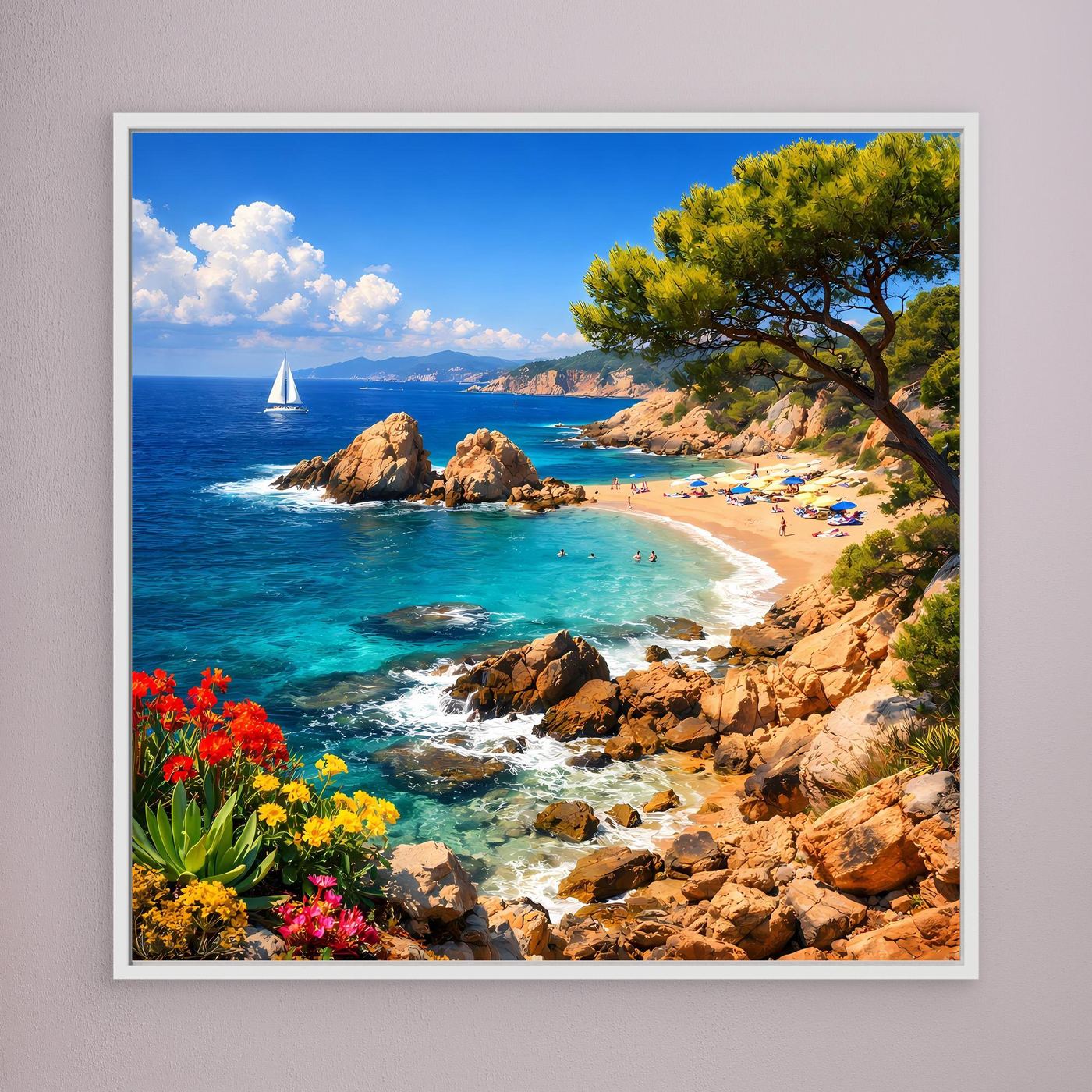 Leinwand-Wandbild mit Küstenlinie, türkisfarbenem Wasser, Felsen, Pinie, Blumen und Segelboot