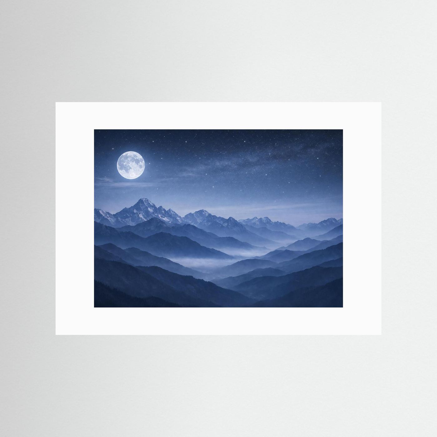 Poster im Querformat mit Vollmond über Alpen, Sternenhimmel, weißes Passepartout