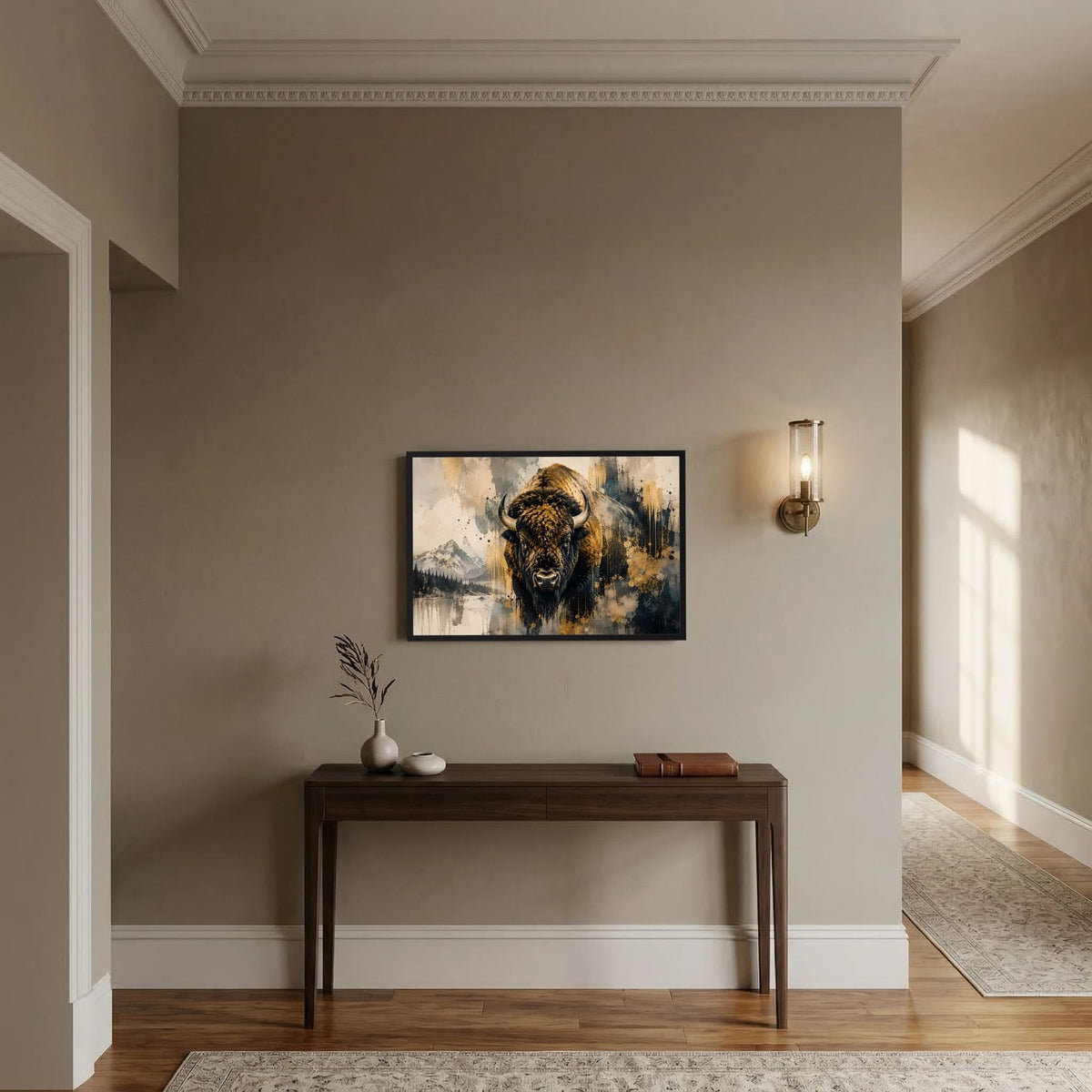 Poster im Querformat mit Büffelkopf in Schwarz und Gold, abstraktes Spritzbild, kleiner Rahmen