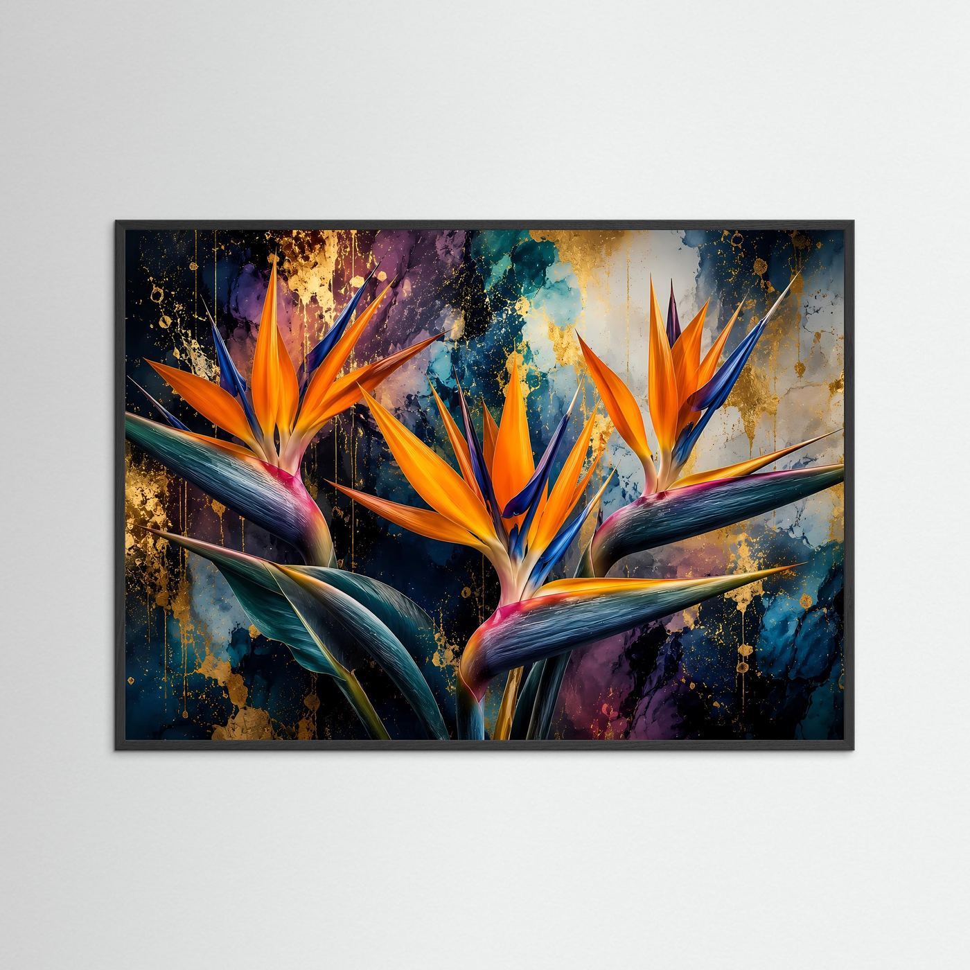 Blumenposter mit Paradiesvogelblumen, orange Blüten, goldene Sprenkel, schwarz gerahmt