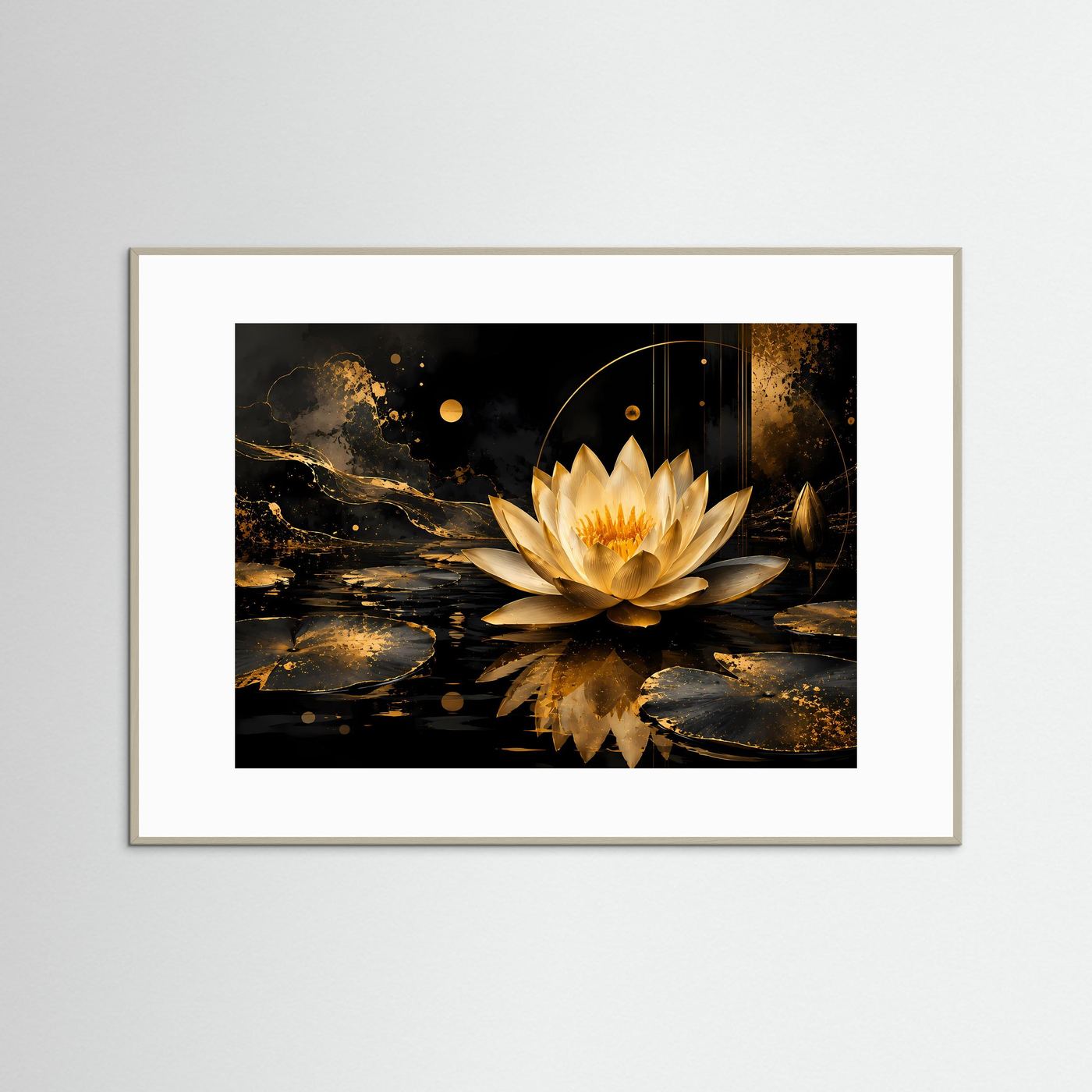 Gerahmtes Querformat-Poster: goldene Lotusblüte auf dunklem Wasser im weißen Rahmen