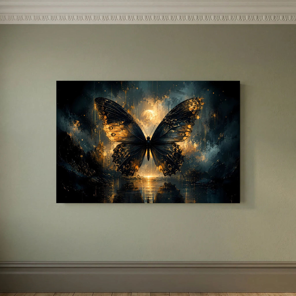 Wandposter mit gold-schwarzen Schmetterflügeln und dunklem Hintergrund