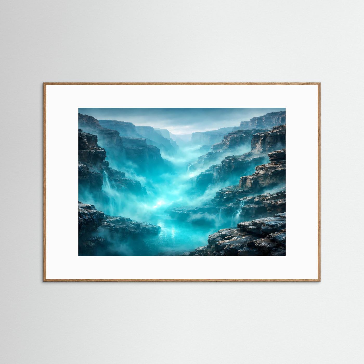 Gerahmtes Wandbild: türkisfarbenes Canyonpanorama mit Nebel, hellbrauner Rahmen