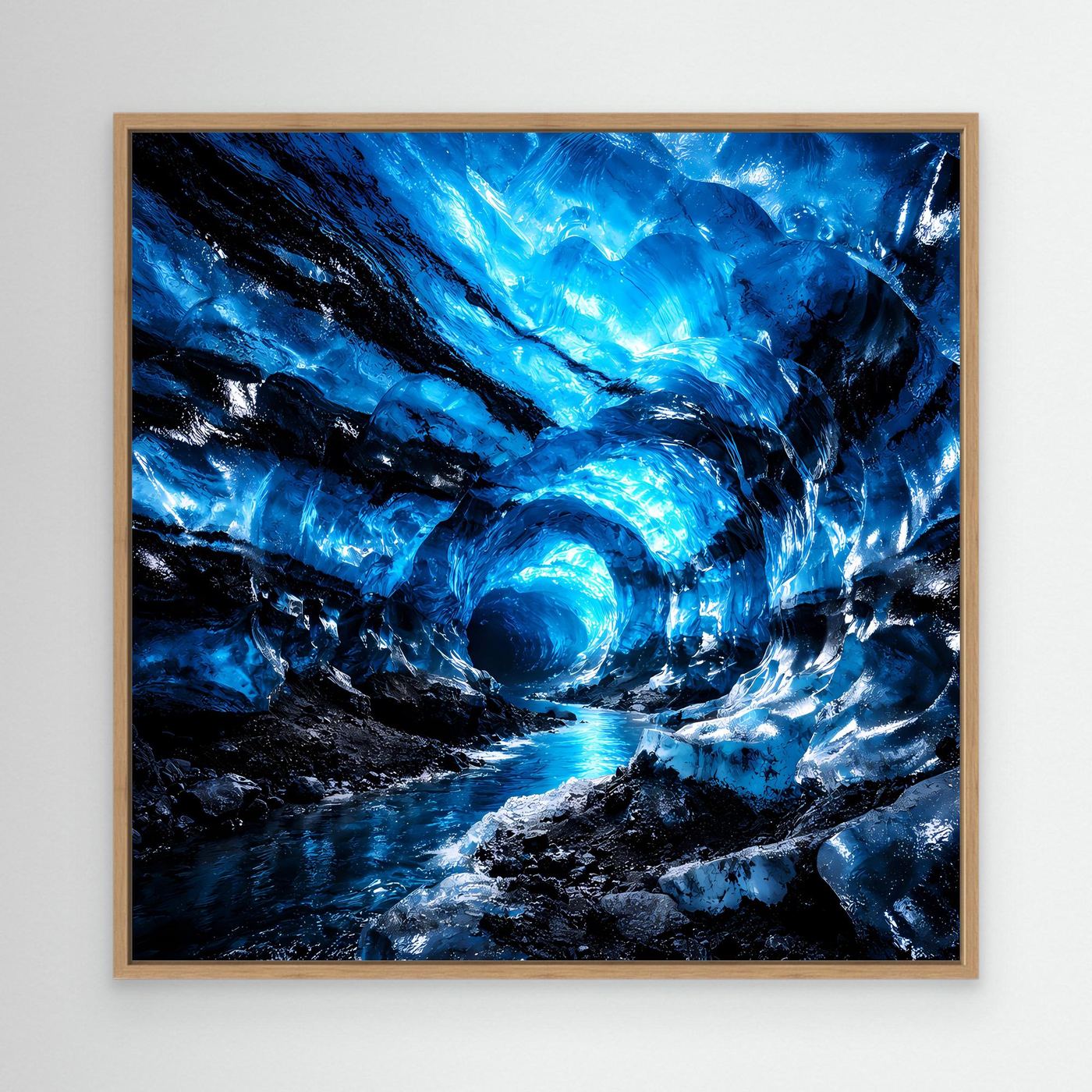 Leinwandbild Blaue Eishöhle mit Eisgrotte und blauem Licht, mit Eichenrahmen