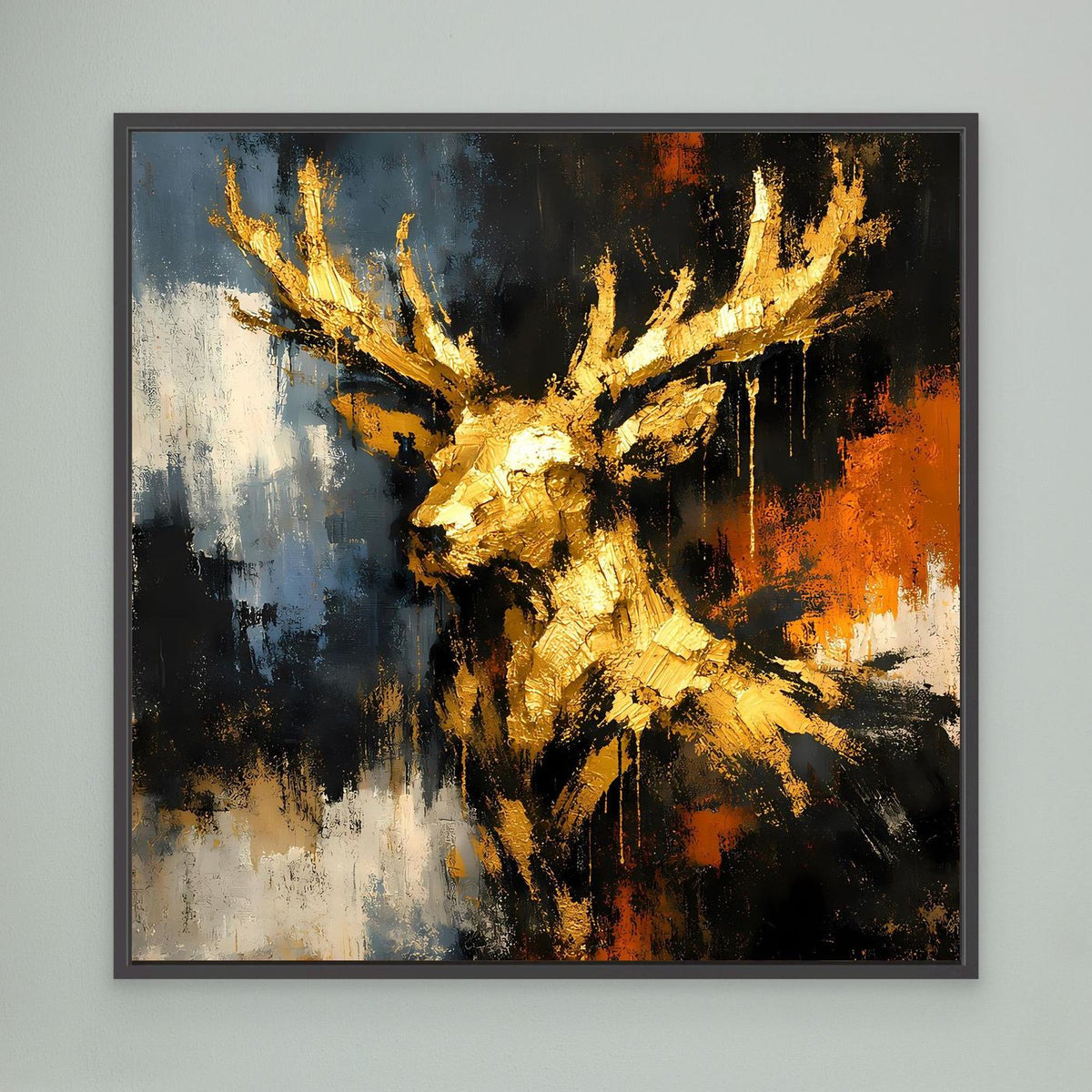 Leinwand-Wandbild: goldenes Hirschgeweih in abstraktem Schwarz, Blau und Orange, dunkler Rahmen