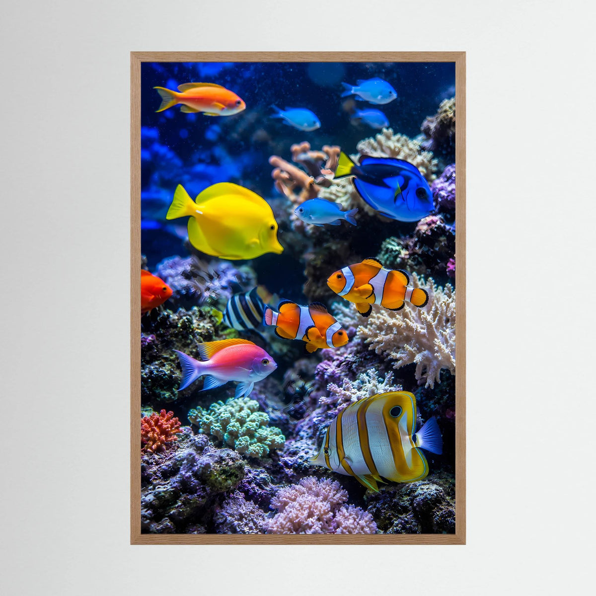Hochformat-Poster mit bunten Tropenfischen und Korallenriff im Holzrahmen
