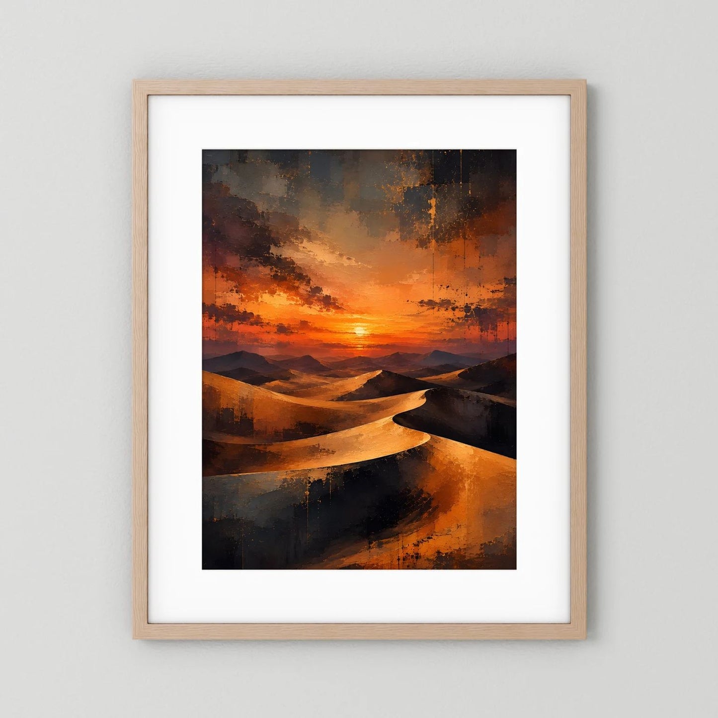 Wandposter mit abstrakten Sanddünen im Sonnenuntergang, helle Holzumrandung und weißer Rand