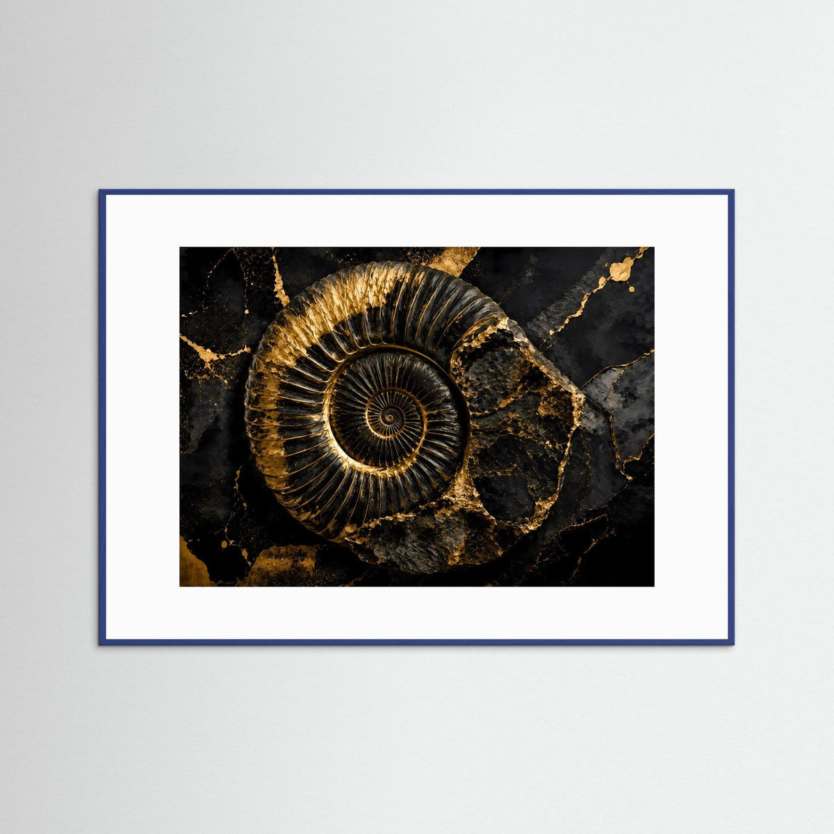Querformat-Poster mit goldenem Ammonit auf dunklem Marmormotiv, blauer Rahmenleiste