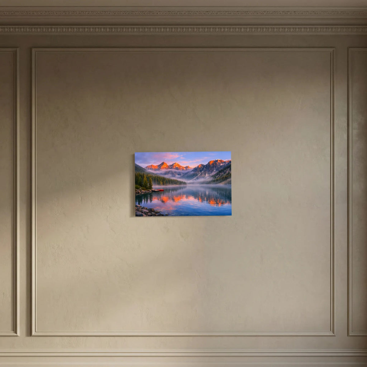 Wandbild im Querformat: Alpenberge bei Sonnenaufgang, See mit orangefarbenen Reflexionen.