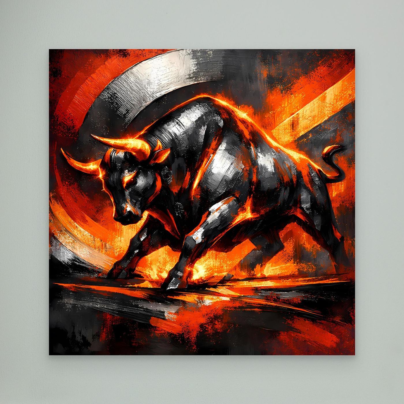 Leinwand-Wandbild mit abstraktem Stier, schwarz-grau, orange Flammen und dunklen Pinselstrichen