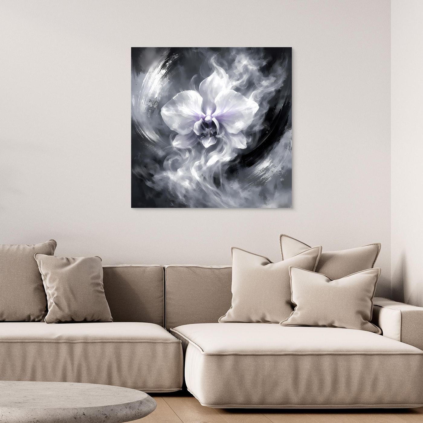 Schwarz gerahmtes Leinwandbild mit abstrakter Orchidee in Schwarz-Weiß und Violettakzent