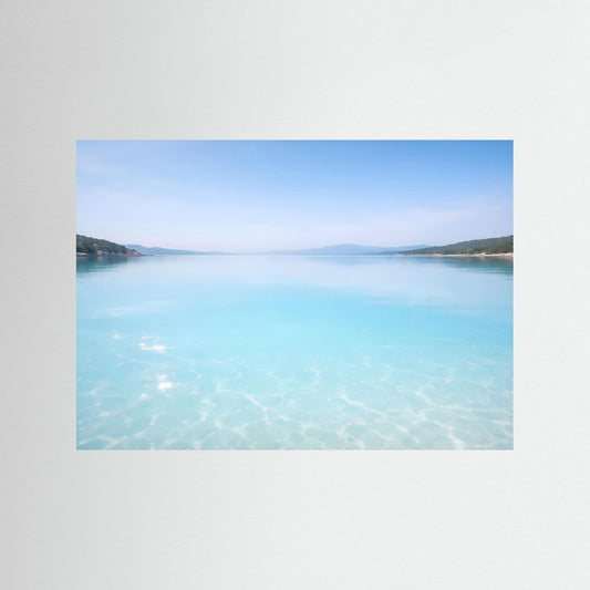 Meerpanorama-Poster mit türkisem Wasser und Strandlinie im Querformat