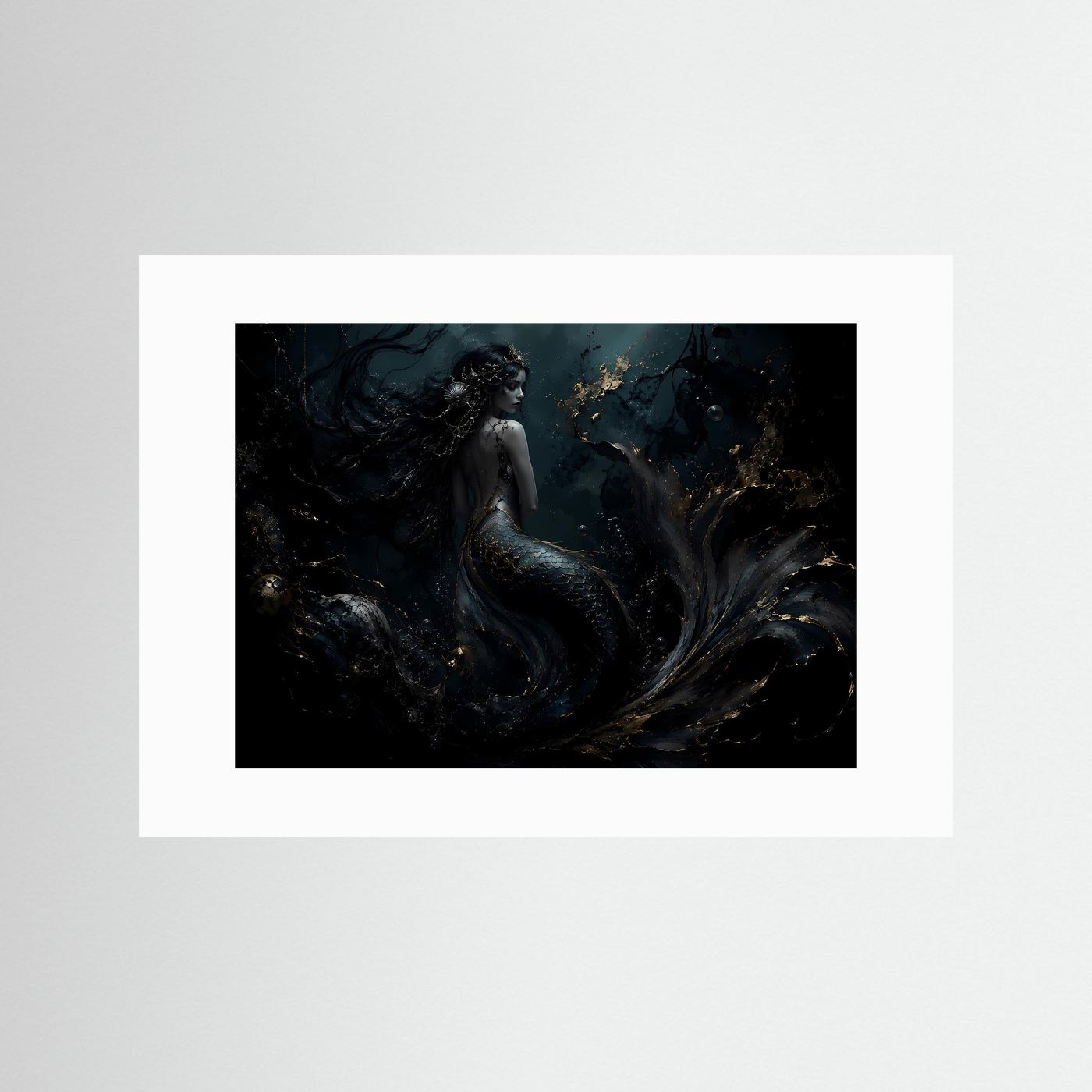 Meerjungfrau Poster | Mystische Unterwasser Kunst | Dunkle Fantasy Wanddeko | Gold Schwarz Leinwandbild | Elegante Meereskunst