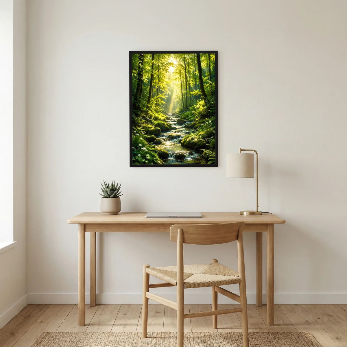 Hochformat-Poster mit Waldlandschaft, Bachlauf und Sonnenstrahlen, schwarz gerahmt