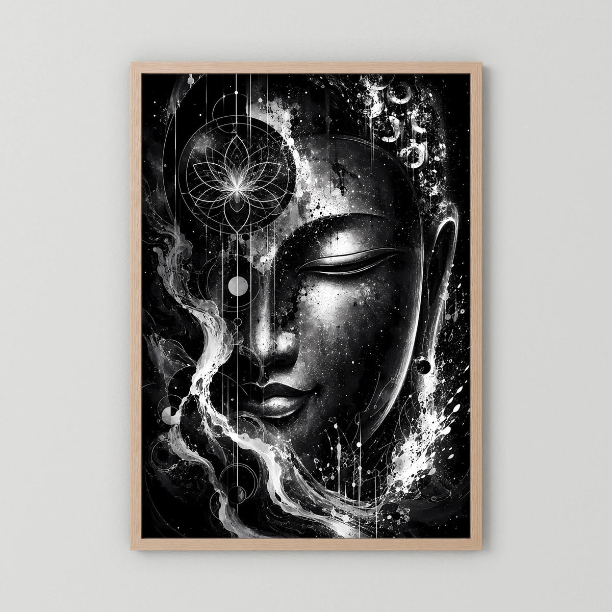 Poster mit abstraktem Buddha-Gesicht in Schwarzweiß, Holzrahmen naturfarben, Hochformat