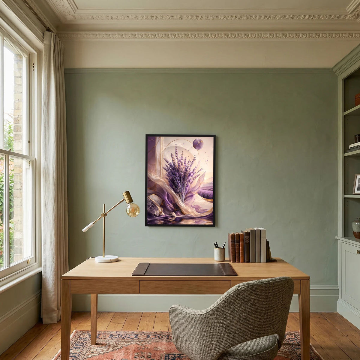 Lavendel-Poster im Hochformat mit violetten Blüten, lila Details und Goldtönen, im Rahmen