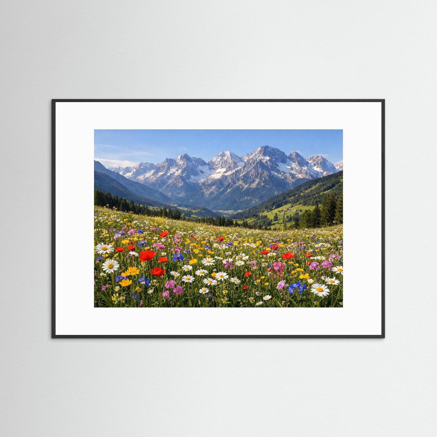 Poster mit bunten Wiesenblumen und Bergpanorama, schwarz gerahmt im Querformat