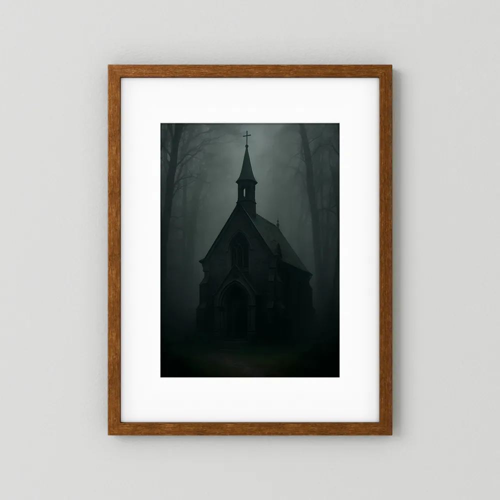 Gothic-Wandposter mit dunkler Kapelle im Wald, vertikal, im braunen Holzrahmen