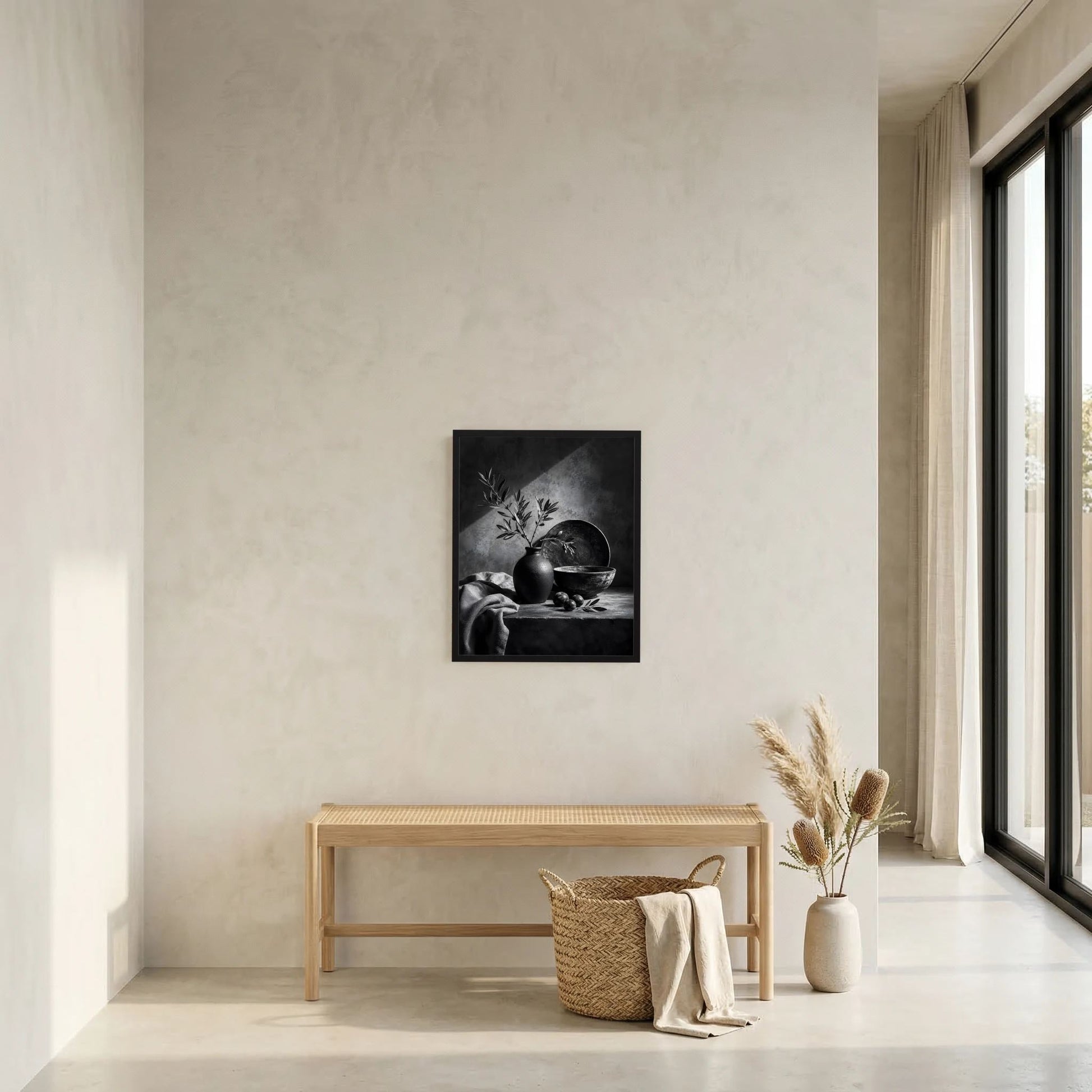 Schwarz-Weiß-Wandposter: Olivenzweig in dunkler Vase, Schale und mehrere Früchte