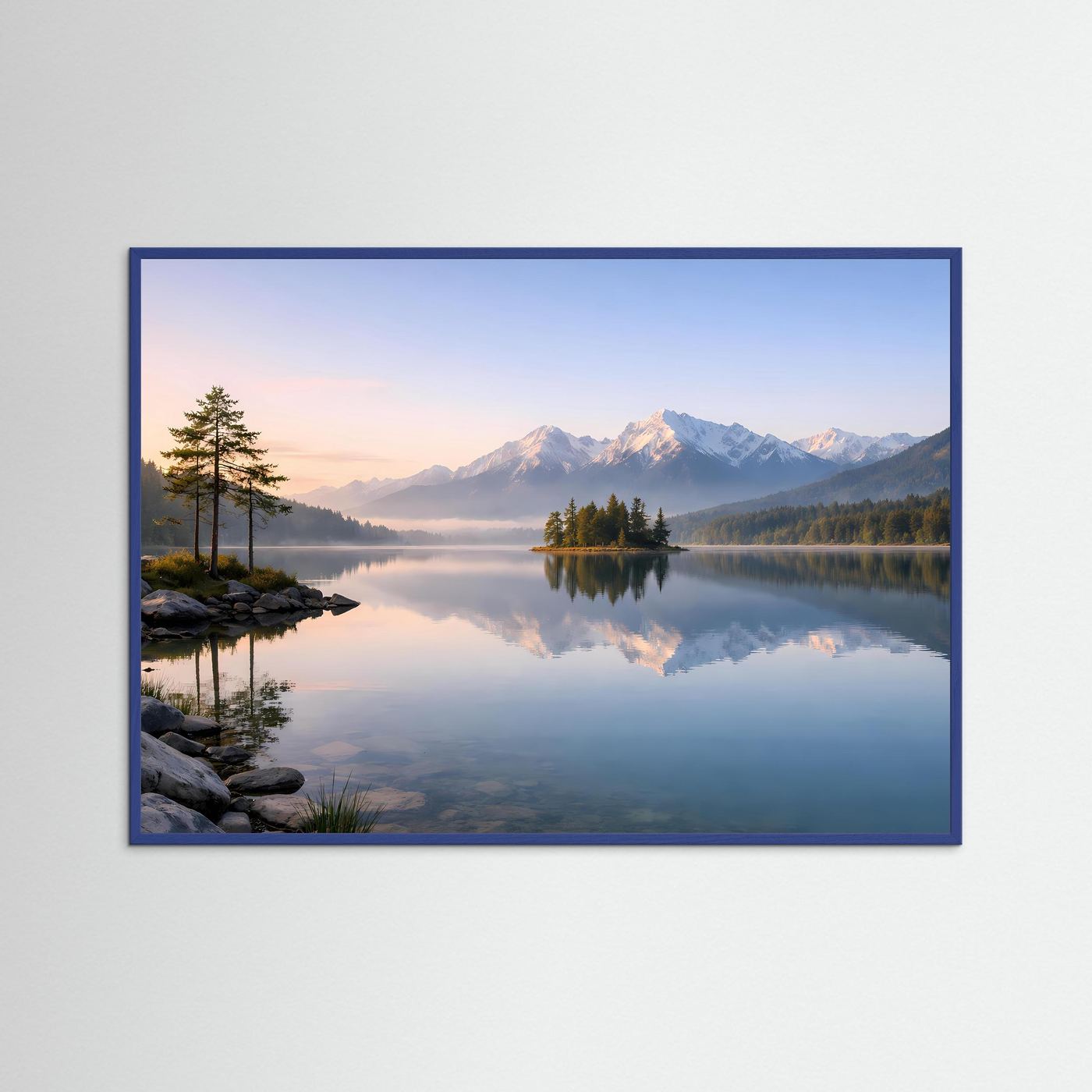 Friedlicher Morgen am Bergsee | Nebel & Gipfel Panorama Poster Querformat