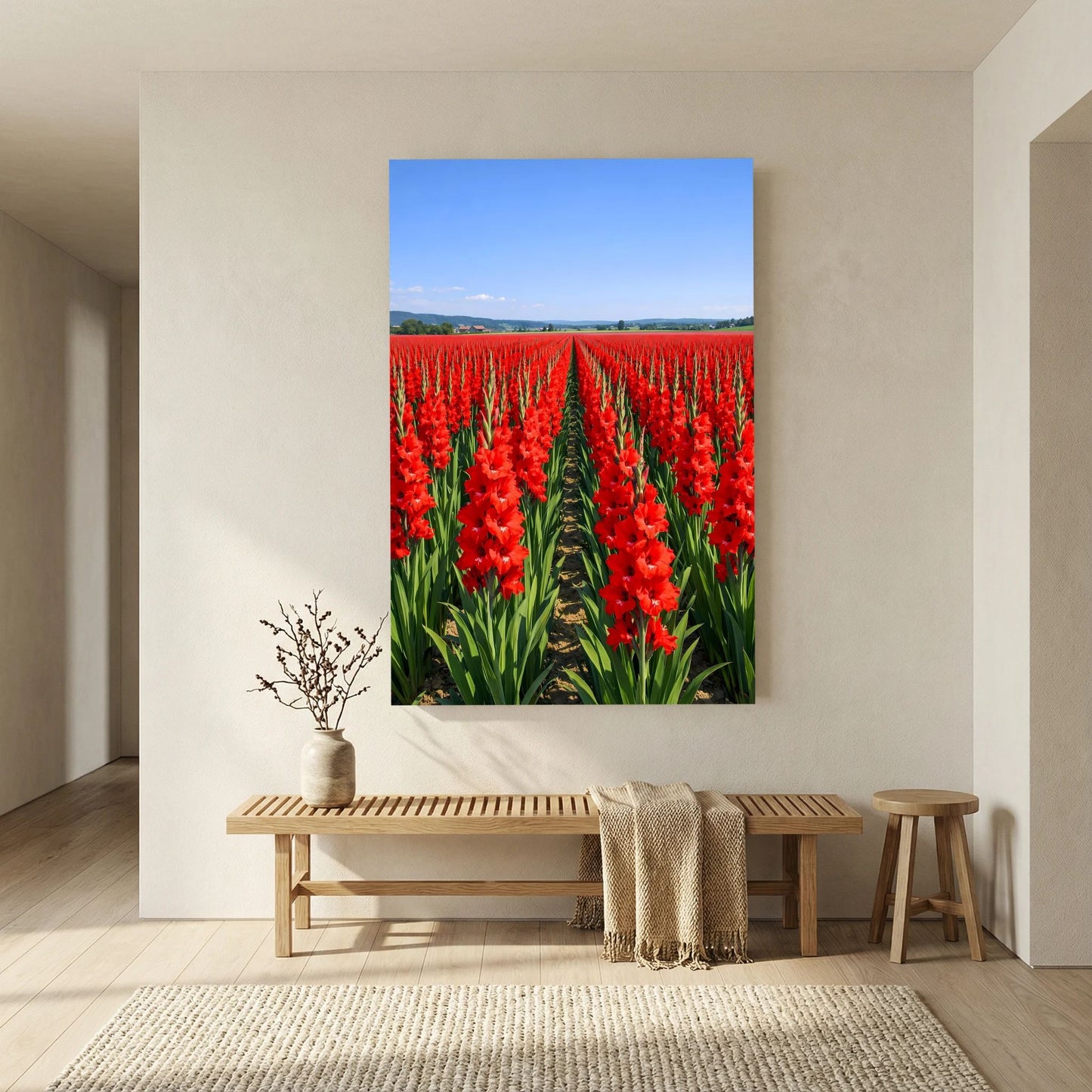 Wandbild: rote Gladiolen im Feld, grüne Blätter, blauer Himmel