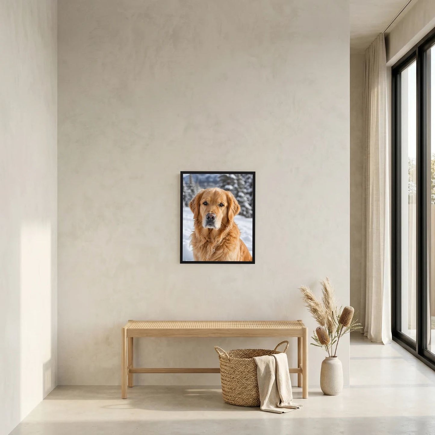 Wandbild mit goldenem Retriever im Schnee im schwarzen Rahmen