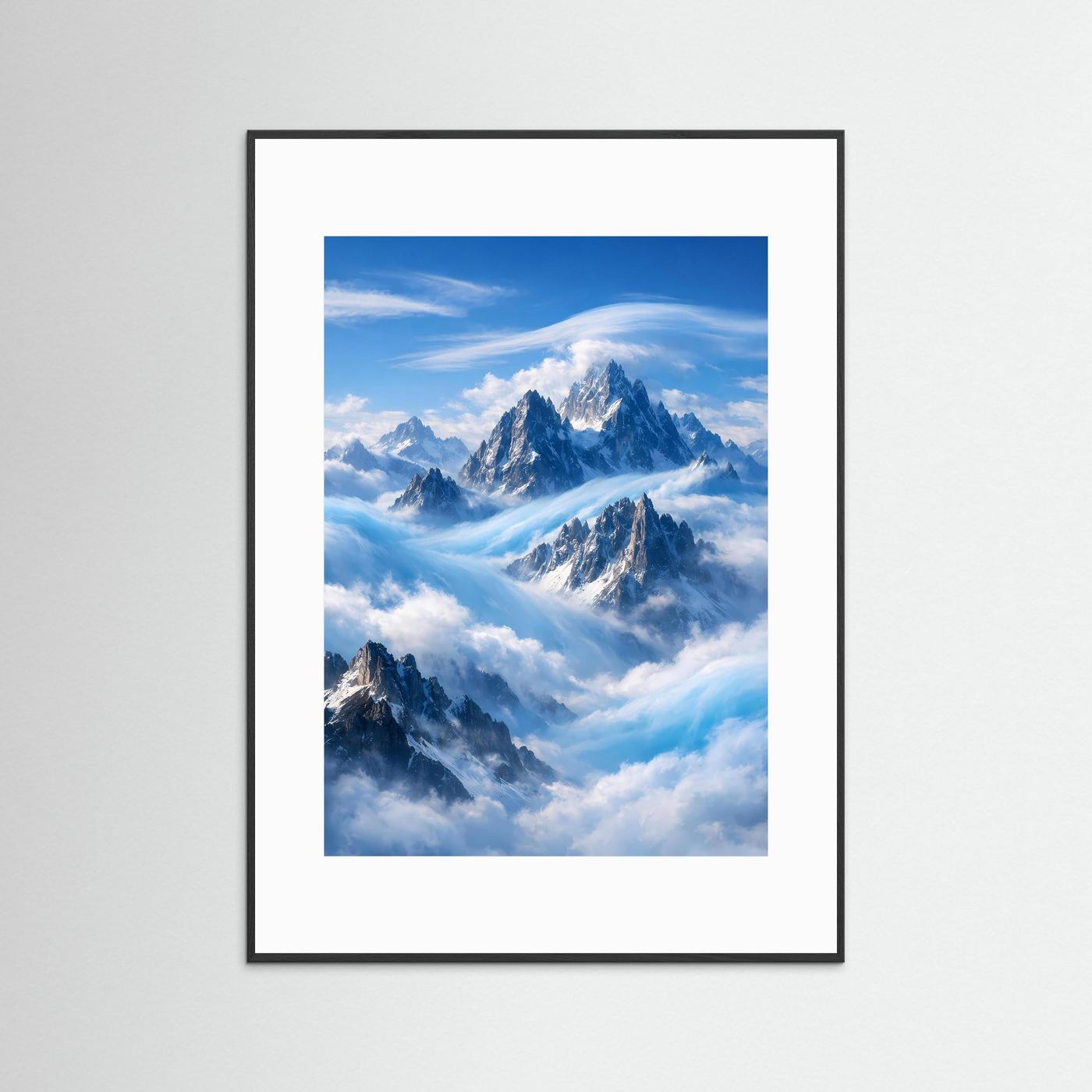 Gebirgsposter mit Alpenpanorama über Wolken, Hochformat, schwarz mit Passepartout
