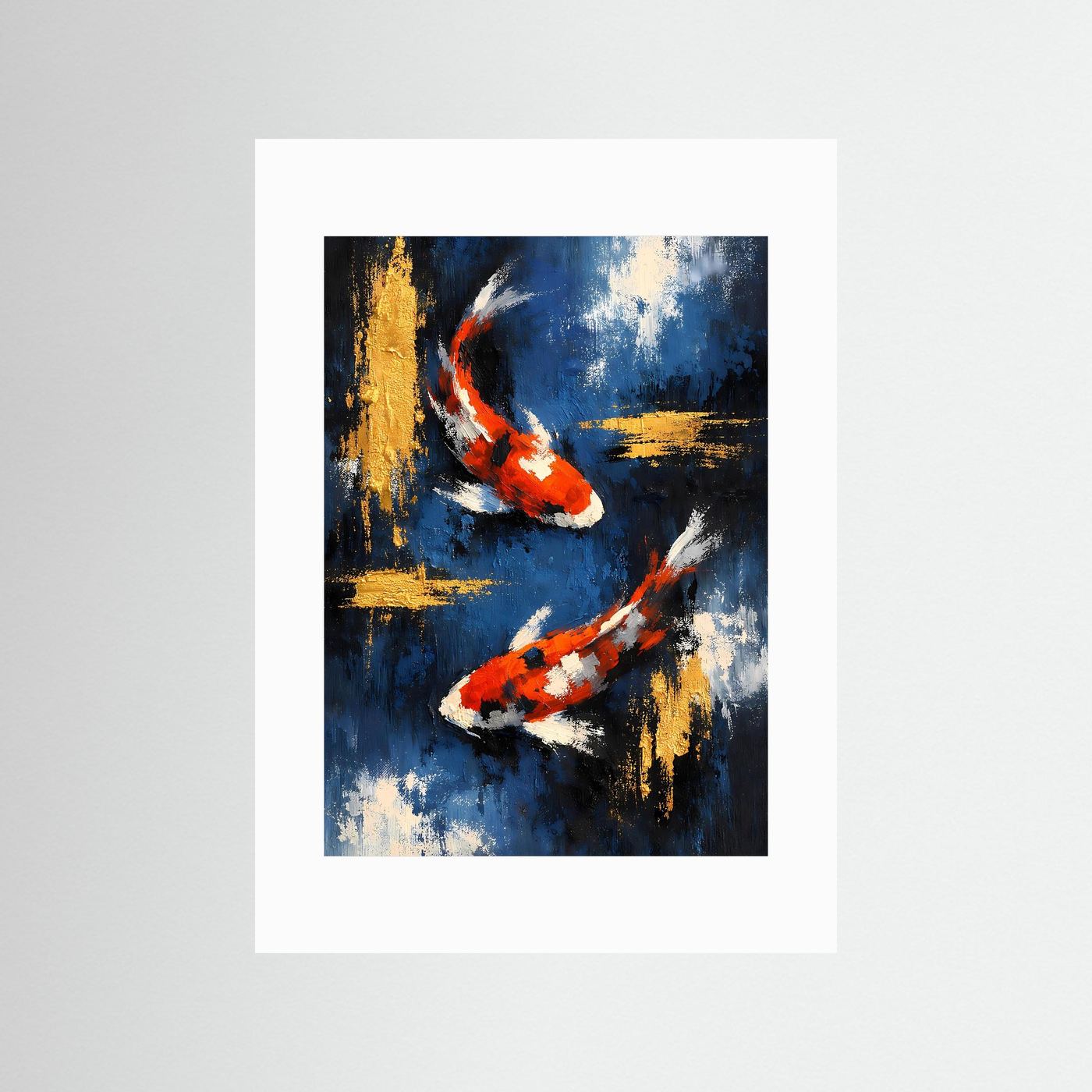 Koi-Kunstposter mit weißem Rand: tiefblau, orange-weiße Karpfen, goldene Farbflächen