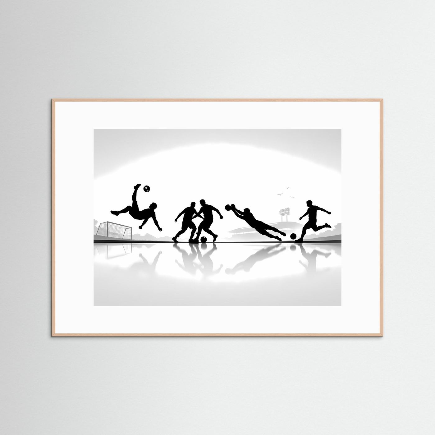 Panorama-Sportposter mit schwarzweißen Fußballer-Silhouetten im Action-Motiv, heller Holzrahmen