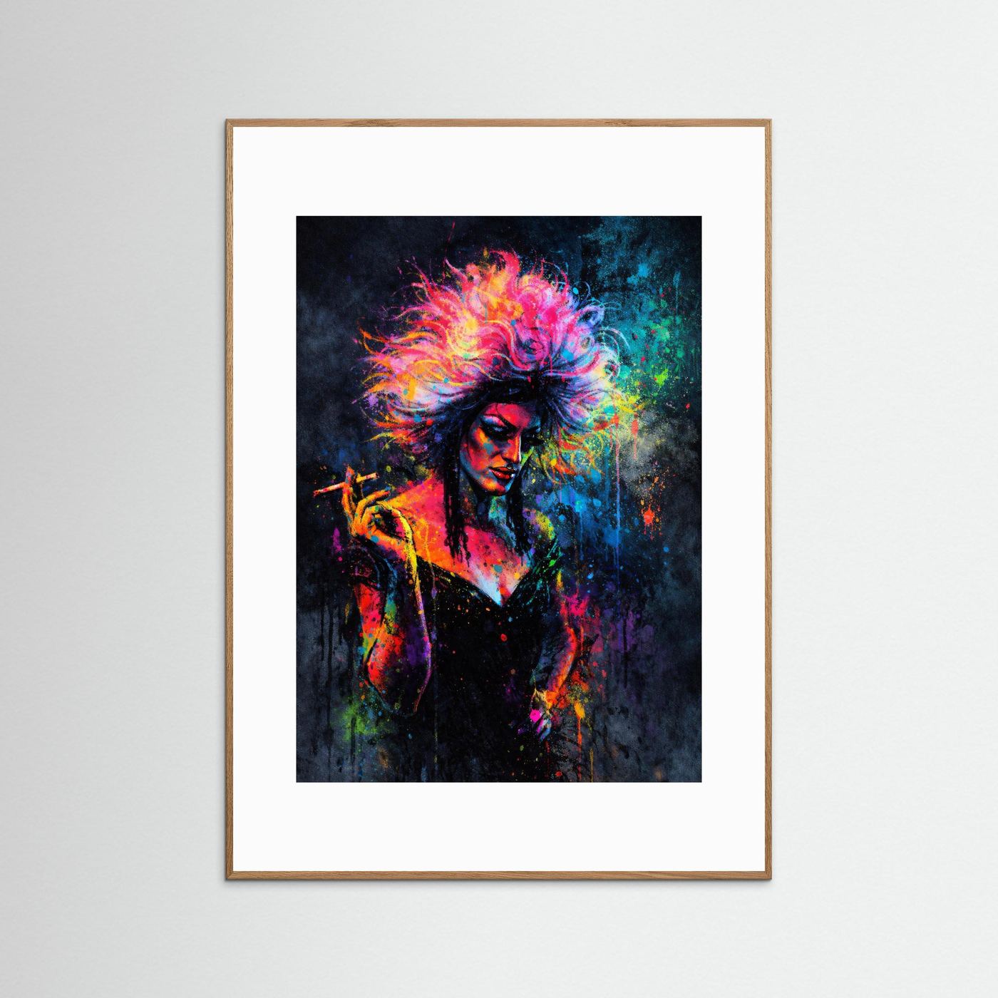 Gerahmtes Poster mit hellem Holzrahmen und weißem Rand, Drag-Queen-Porträt mit Zigarette