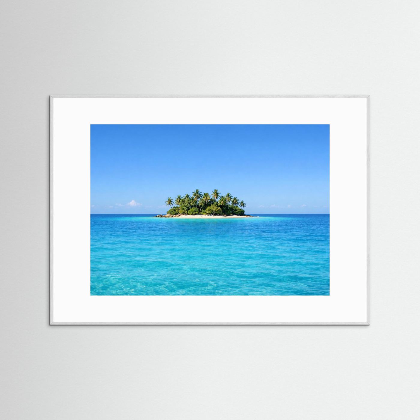 Naturposter mit Insel im türkisblauen Meer, silbergrauer Rahmen